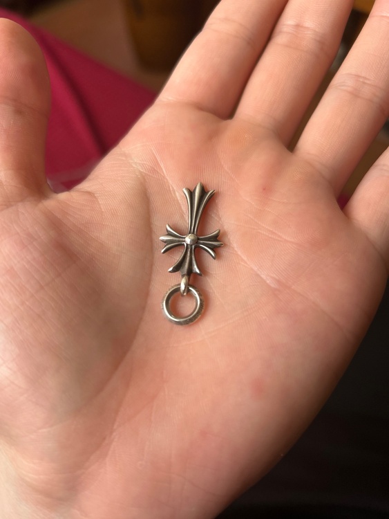 Chrome Hearts Tiny CH Cross Charm "Silve（古着・ファッション）の商品画像 - 査定依頼日：2026年6月12日 - 最高査定価格：170,000円