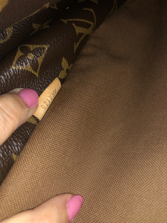 AR2125（ブランドバッグ）の商品画像 - 査定依頼日：2022年5月12日 - 最高査定価格：92,000円