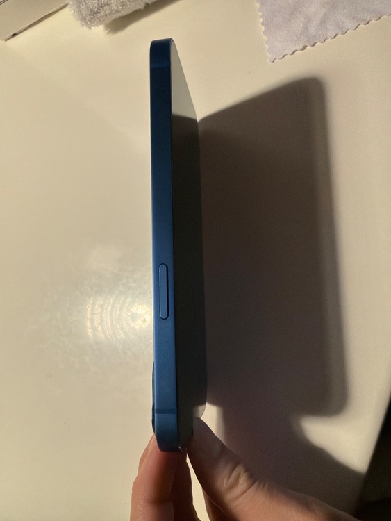 iPhone 13 256GB SIMフリー（スマホ）の商品画像 - 査定依頼日：2026年2月12日 - 最高査定価格：36,000円