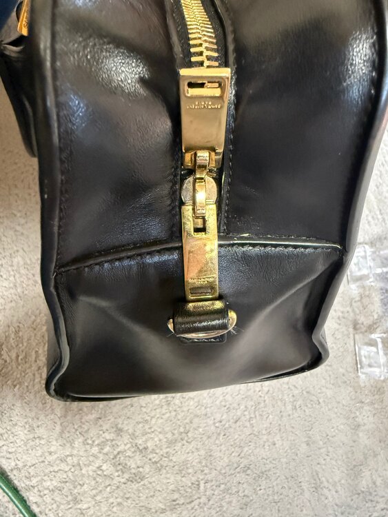 イブサンローラン  （ブランドバッグ）の商品画像 - 査定依頼日：2025年5月24日 - 最高査定価格：33,000円