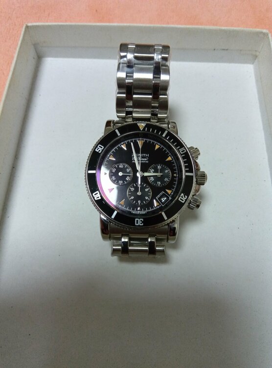 ゼニス エルプリメロ ZE02.0471.400／2（高級時計）の商品画像 - 査定依頼日：2025年12月4日 - 最高査定価格：380,000円