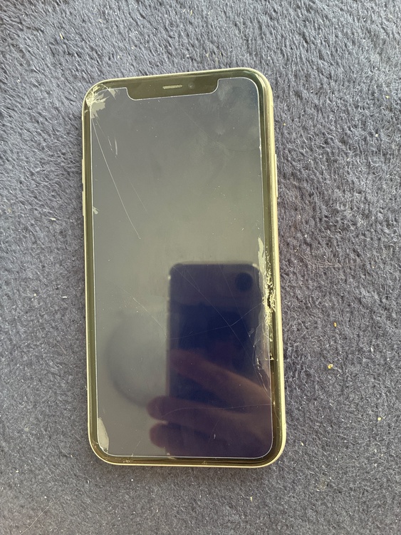 iPhone iPhone11 128GB SIMフリー（スマホ）の商品画像 - 査定依頼日：2026年7月26日 - 最高査定価格：11,000円