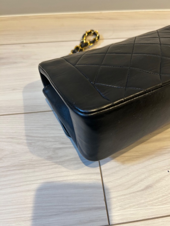 ダイアナフラップ22cm （ブランドバッグ）の商品画像 - 査定依頼日：2026年4月18日 - 最高査定価格：450,000円