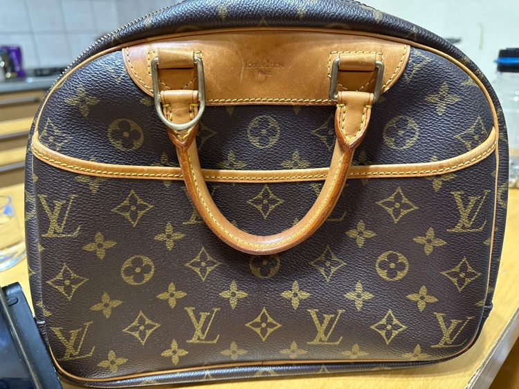 ルイヴィトン モノグラム （ブランドバッグ）の商品画像 - 査定依頼日：2025年12月13日 - 最高査定価格：50,000円
