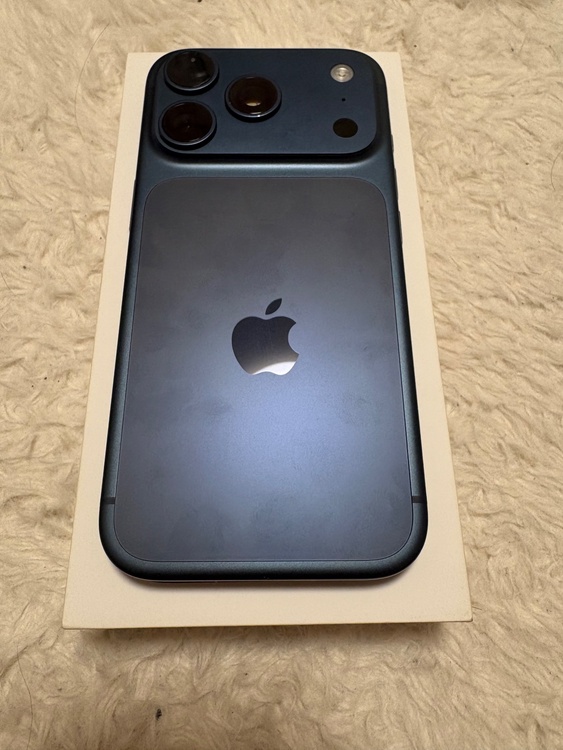 iPhone iPhone 17 Pro 256GB docomo（スマホ）の商品画像 - 査定依頼日：2026年9月22日 - 最高査定価格：151,000円