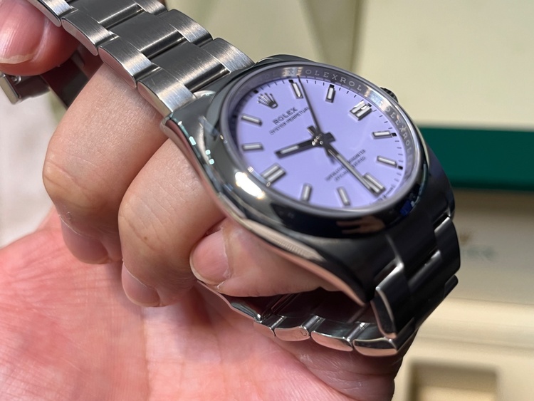 ロレックス パーペチュアル 126000（高級時計）の商品画像 - 査定依頼日：2025年12月9日 - 最高査定価格：1,900,000円