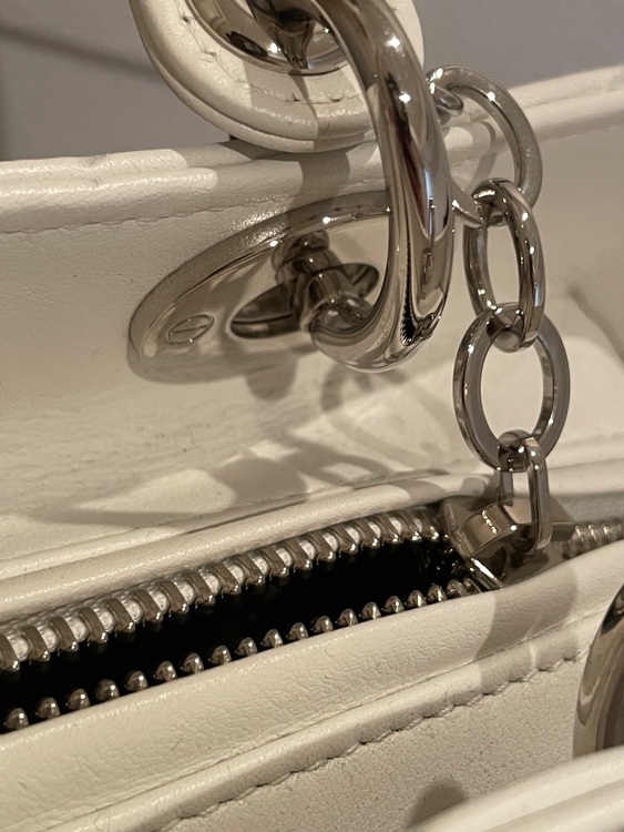 ディオール  （ブランドバッグ）の商品画像 - 査定依頼日：2025年10月22日 - 最高査定価格：130,000円