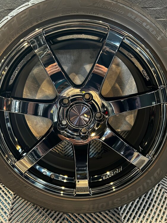 ENKEI PF07 SBK（カー用品）の商品画像 - 査定依頼日：2025年3月28日 - 最高査定価格：12,000円