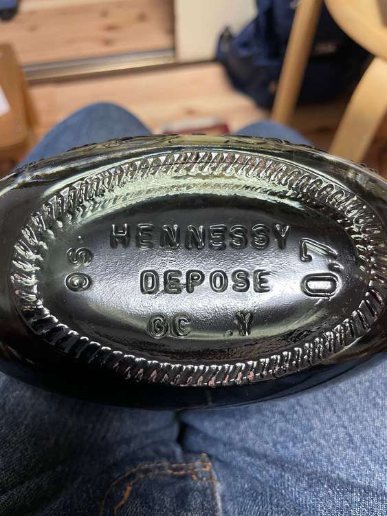 ヘネシー　X.O　グリーンボトル金キャップ（お酒）の商品画像 - 査定依頼日：2022年8月11日 - 最高査定価格：24,000円