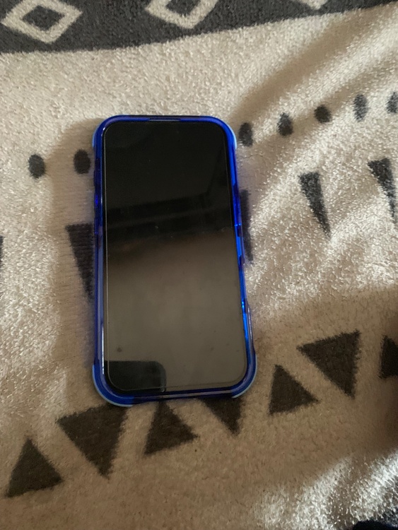 iPhone 16 128GB au（スマホ）の商品画像 - 査定依頼日：2026年4月3日 - 最高査定価格：80,000円