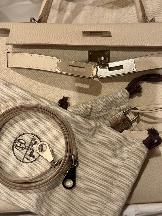 エルメス ケリー （ブランドバッグ）の商品画像 - 査定依頼日：2025年12月17日 - 最高査定価格：2,550,000円