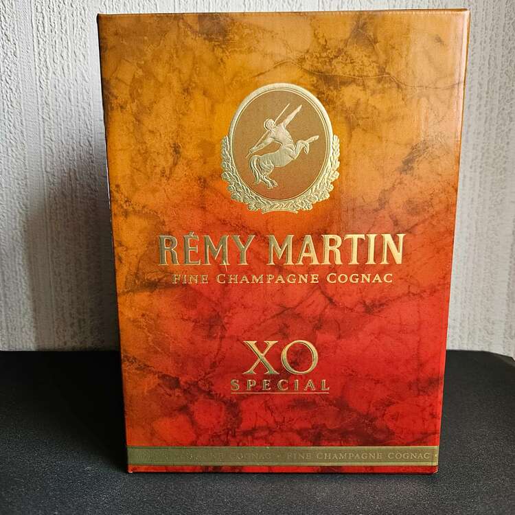 ブランデー レミーマルタン （お酒）の商品画像 - 査定依頼日：2025年4月21日 - 最高査定価格：9,500円
