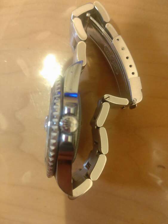 ロレックス GMTマスター GMTマスターII　1670 黒ベゼル（高級時計）の商品画像 - 査定依頼日：2025年1月16日 - 最高査定価格：1,460,000円