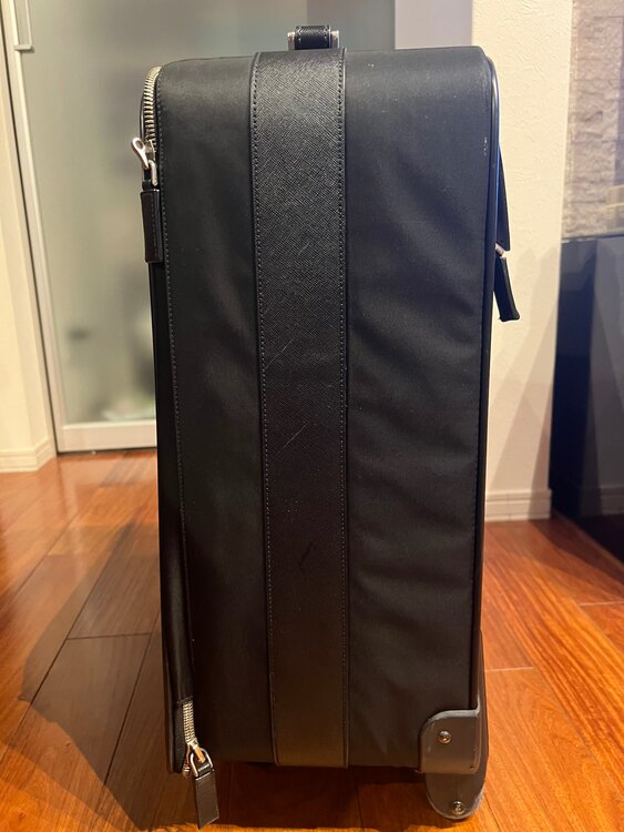 スーツケース（ブランドバッグ）の商品画像 - 査定依頼日：2025年2月24日 - 最高査定価格：10,000円