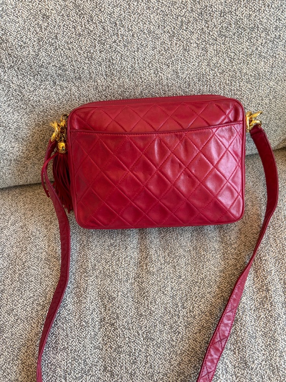 CHANEL ショルダーバッグ　赤（ブランドバッグ）の商品画像 - 査定依頼日：2026年8月24日 - 最高査定価格：120,000円