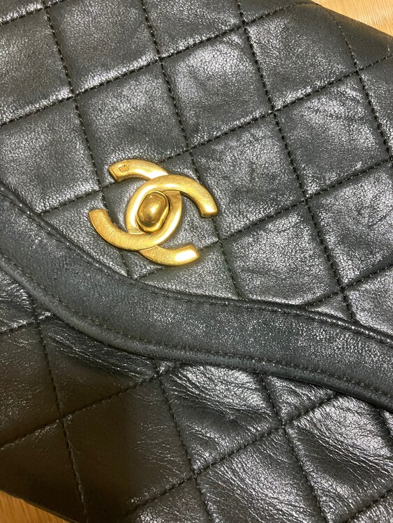 チェーンショルダー　マトラッセ（ブランドバッグ）の商品画像 - 査定依頼日：2025年4月28日 - 最高査定価格：210,000円