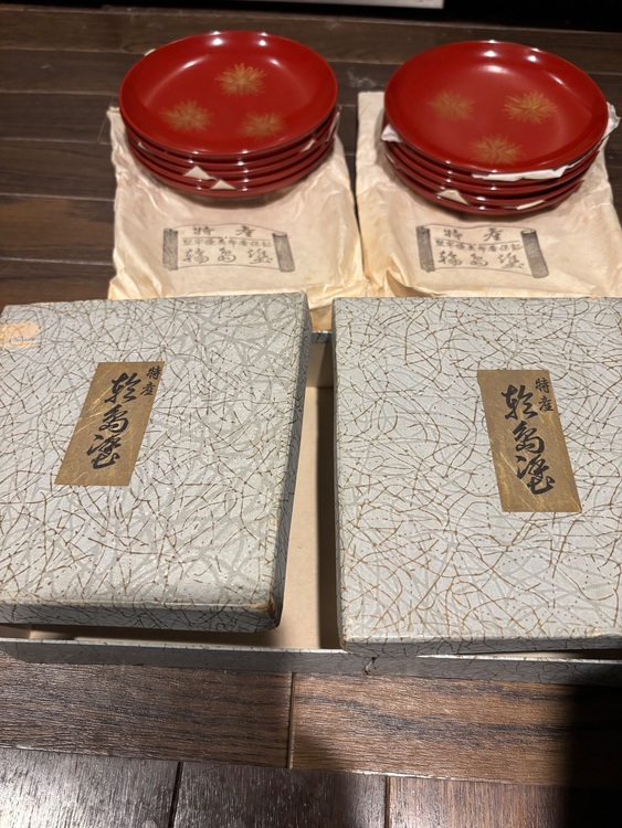 輪島塗　赤皿 10枚セット（食器）の商品画像 - 査定依頼日：2025年11月25日 - 最高査定価格：500円