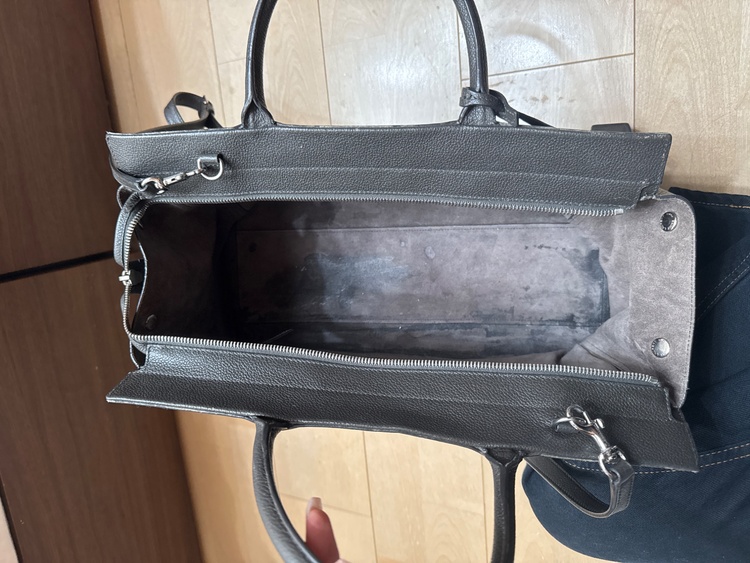 イブサンローラン  （ブランドバッグ）の商品画像 - 査定依頼日：2025年12月8日 - 最高査定価格：55,000円