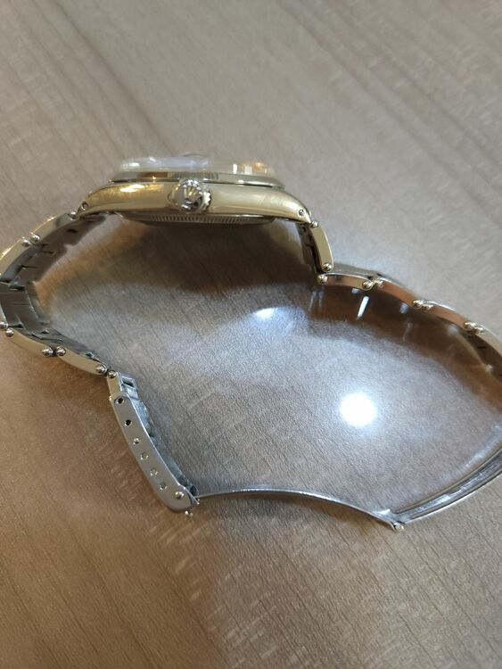 RolexオイスターパーペチュアルデイトRef.1500（高級時計）の商品画像 - 査定依頼日：2025年6月11日 - 最高査定価格：400,000円