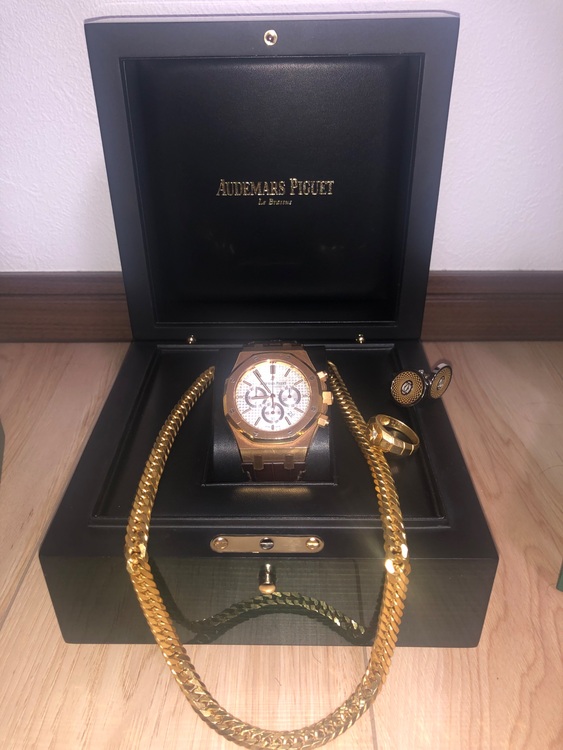 オーデマピゲ ロイヤルオーク 26320OR.OO.D088CR.0（高級時計）の商品画像 - 査定依頼日：2025年8月14日 - 最高査定価格：6,800,000円