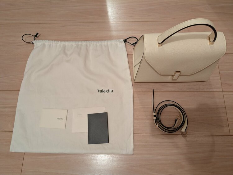 イジィデ　ミディアム　WBES0056028LOC99WW（ブランドバッグ）の商品画像 - 査定依頼日：2026年8月28日 - 最高査定価格：72,000円