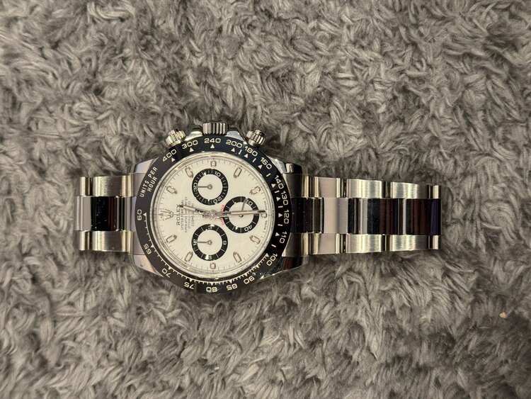ロレックス デイトナ 116500lm（高級時計）の商品画像 - 査定依頼日：2024年12月19日 - 最高査定価格：4,100,000円