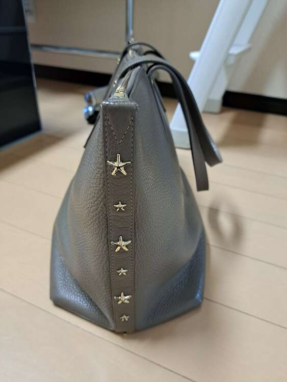 ジミーチュウ  （ブランドバッグ）の商品画像 - 査定依頼日：2025年2月4日 - 最高査定価格：25,000円