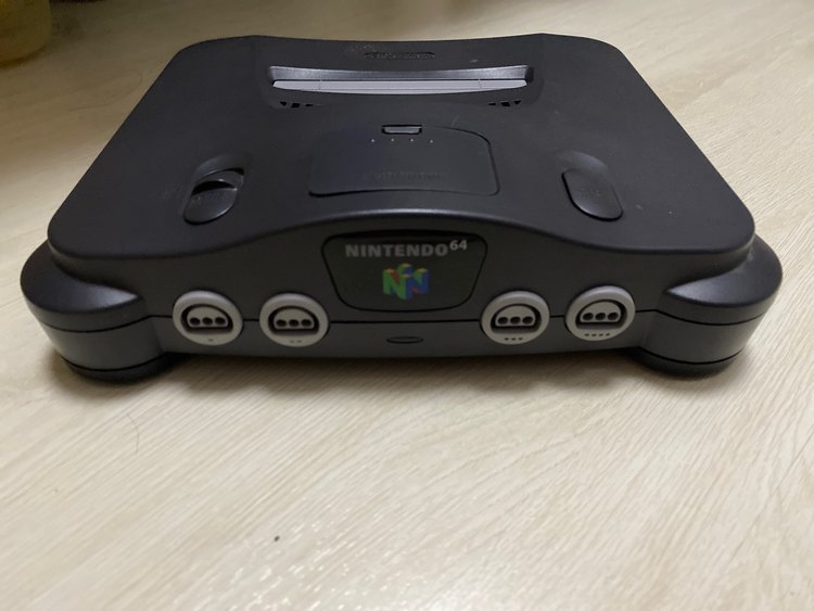 ニンテンドー 64（ゲーム機本体・ゲームソフト）の商品画像 - 査定依頼日：2022年12月22日 - 最高査定価格：5,000円