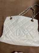 チェーントート　白（ブランドバッグ）の商品画像 - 査定依頼日：2026年1月23日 - 最高査定価格：130,500円