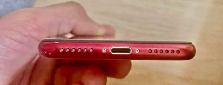 iPhone SE (第 2 世代) 128GB SIMフリー（スマホ）の商品画像 - 査定依頼日：2025年11月26日 - 最高査定価格：12,000円