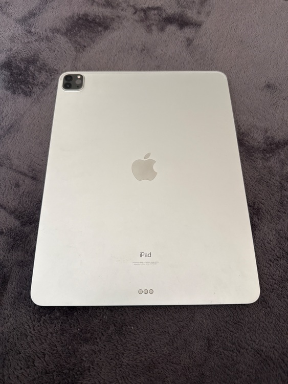 iPad Pro 第5世代　12.9インチ（PC・タブレット）の商品画像 - 査定依頼日：2025年9月23日 - 最高査定価格：40,000円