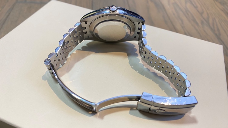 ロレックス デイトジャスト 126334（高級時計）の商品画像 - 査定依頼日：2026年2月8日 - 最高査定価格：2,350,000円