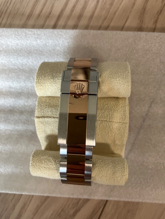 ロレックス GMTマスター 126711CHN（高級時計）の商品画像 - 査定依頼日：2025年7月5日 - 最高査定価格：3,030,000円