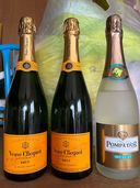 イエローラベル（ヴーヴ・クリコ）の商品画像 - 新品 - 査定完了日：2022.07.19 - 最高査定価格：12,100円