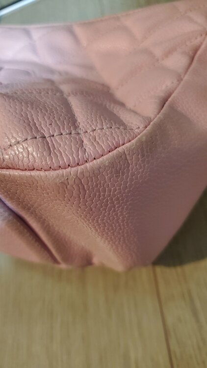 マトラッセ　ココマーク  ワンショルダーバッグ キャビアスキン ピンク（ゴールド（ブランドバッグ）の商品画像 - 査定依頼日：2025年12月21日 - 最高査定価格：5,000円