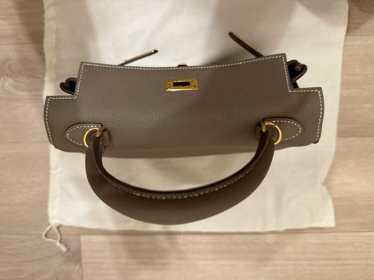 エルメス ケリー25 レトゥルネ（内縫い） トゴ エトゥープ ゴールド金具（ブランドバッグ）の商品画像 - 査定依頼日：2026年8月28日 - 最高査定価格：330円
