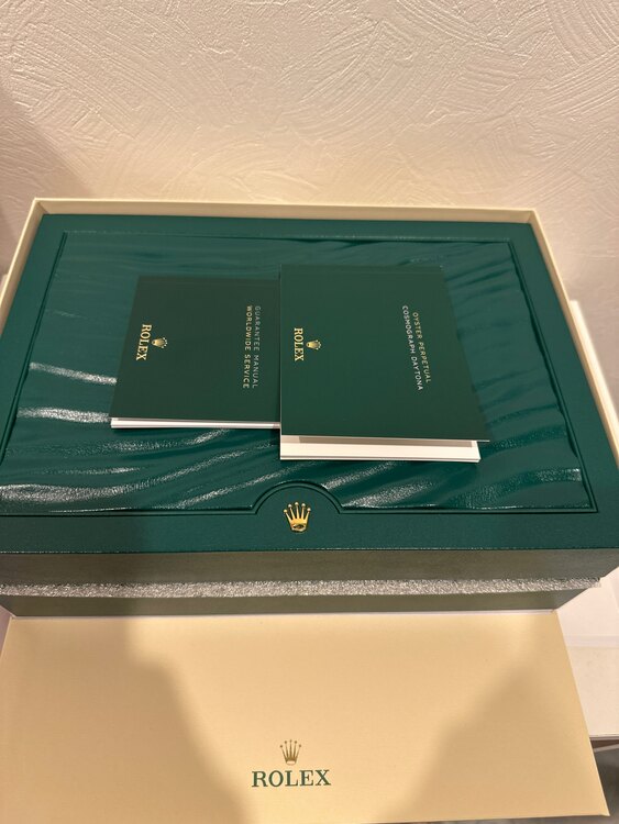 ロレックス デイトナ 126589rbq（高級時計）の商品画像 - 査定依頼日：2025年2月5日 - 最高査定価格：11,200,000円