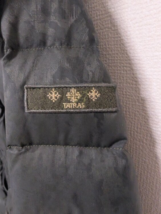 タトラス　ダウンジャケット（古着・ファッション）の商品画像 - 査定依頼日：2026年4月5日 - 最高査定価格：10,000円