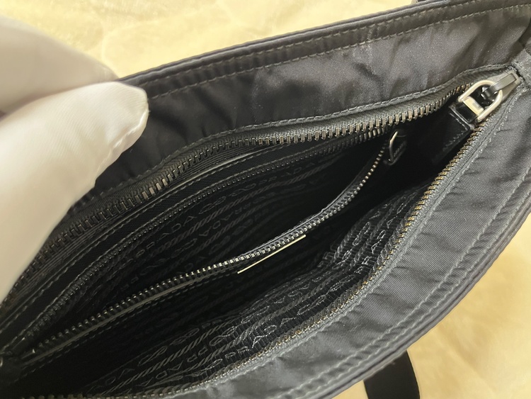 プラダ  （ブランドバッグ）の商品画像 - 査定依頼日：2026年3月5日 - 最高査定価格：140,000円