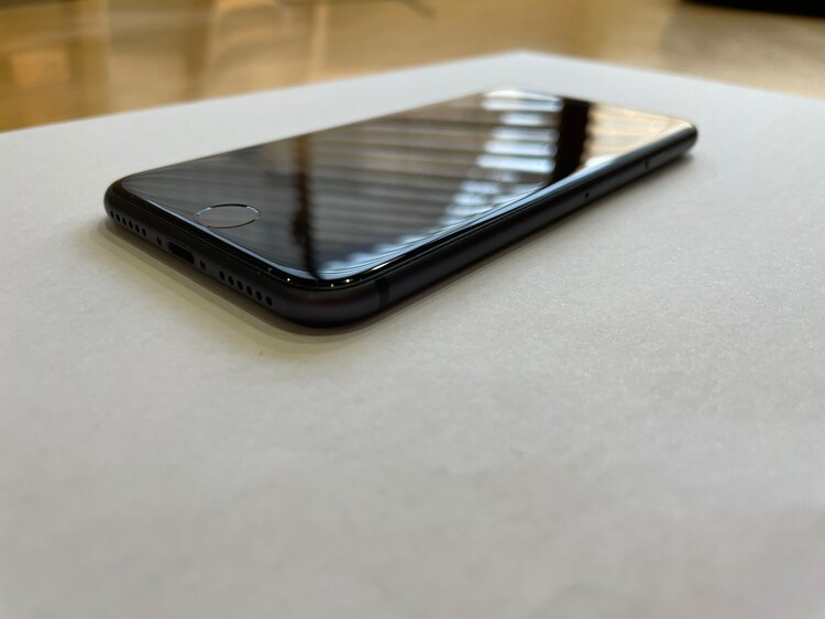 スペースグレイ（スマホ）の商品画像 - 査定依頼日：2025年4月7日 - 最高査定価格：7,000円