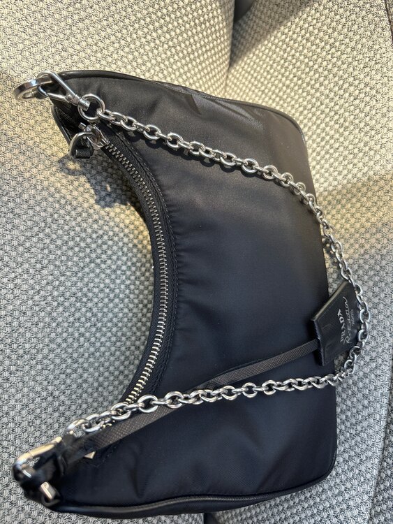 プラダ  （ブランドバッグ）の商品画像 - 査定依頼日：2025年4月30日 - 最高査定価格：168,000円