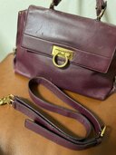 フェラガモ  （ブランドバッグ）の商品画像 - 査定依頼日：2025年5月24日 - 最高査定価格：5,000円