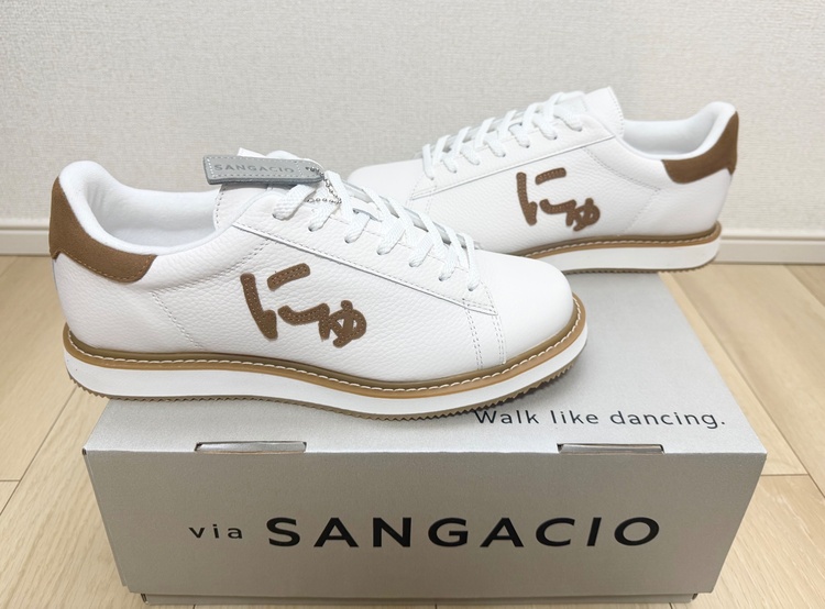 via SANGACIO にゅ〜ずSPREE WHITE（古着・ファッション）の商品画像 - 査定依頼日：2026年1月18日 - 最高査定価格：14,000円