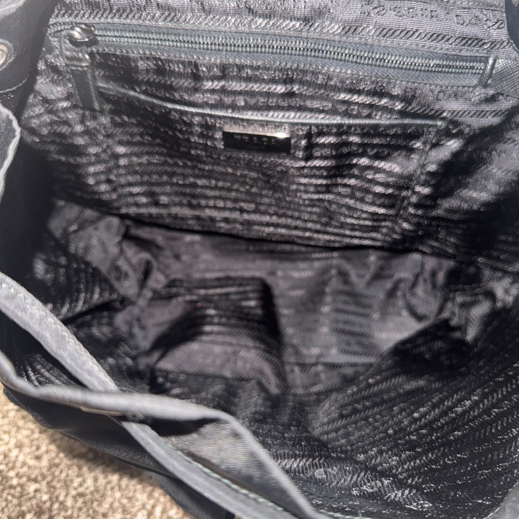 プラダ  （ブランドバッグ）の商品画像 - 査定依頼日：2026年3月4日 - 最高査定価格：120,000円