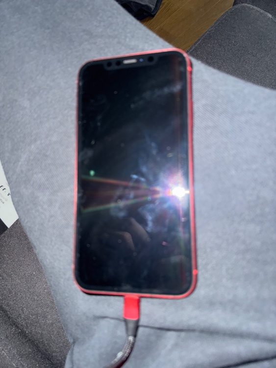 iPhone11 128GB au（スマホ）の商品画像 - 査定依頼日：2026年2月9日 - 最高査定価格：19,000円