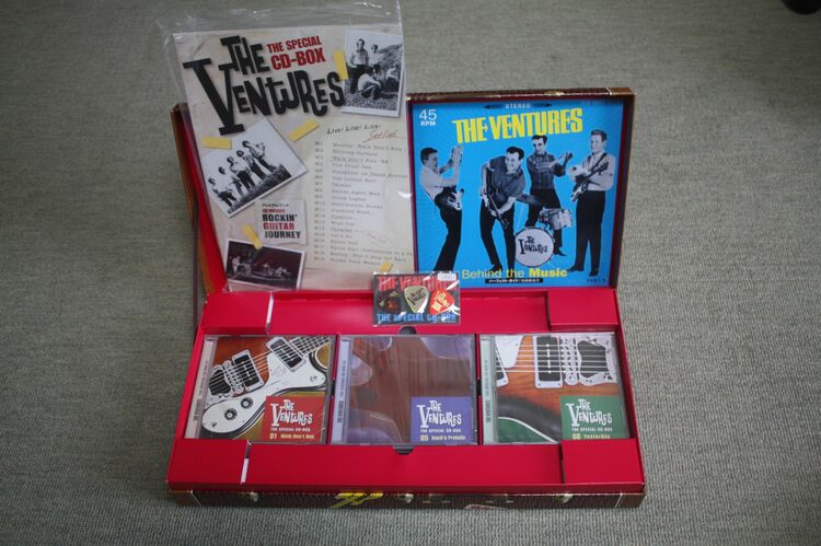 ザ　ベンチャーズ　スペシャルCD-BOX　（CD・DVD）の商品画像 - 査定依頼日：2025年8月15日 - 最高査定価格：3,000円