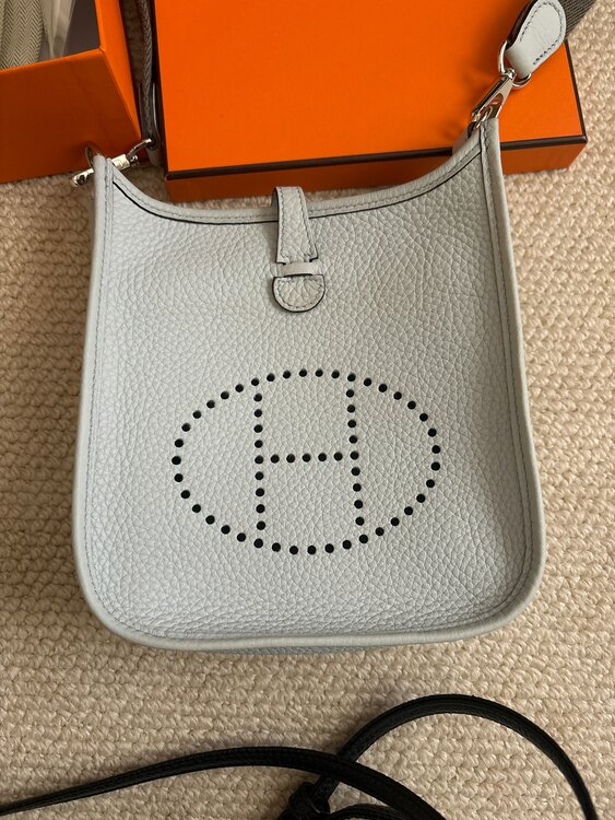 ペールパールTPM（ブランドバッグ）の商品画像 - 査定依頼日：2025年4月29日 - 最高査定価格：350,000円