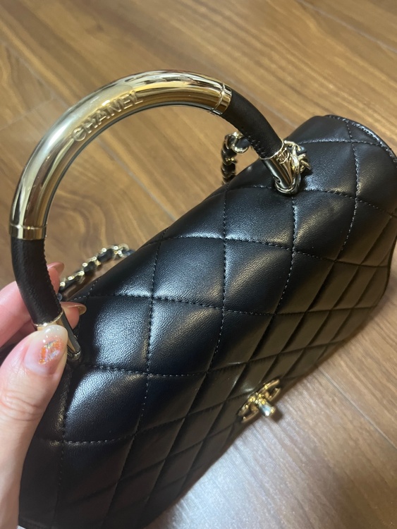 マトラッセハンドルショルダーバック（ブランドバッグ）の商品画像 - 査定依頼日：2025年12月7日 - 最高査定価格：410,000円