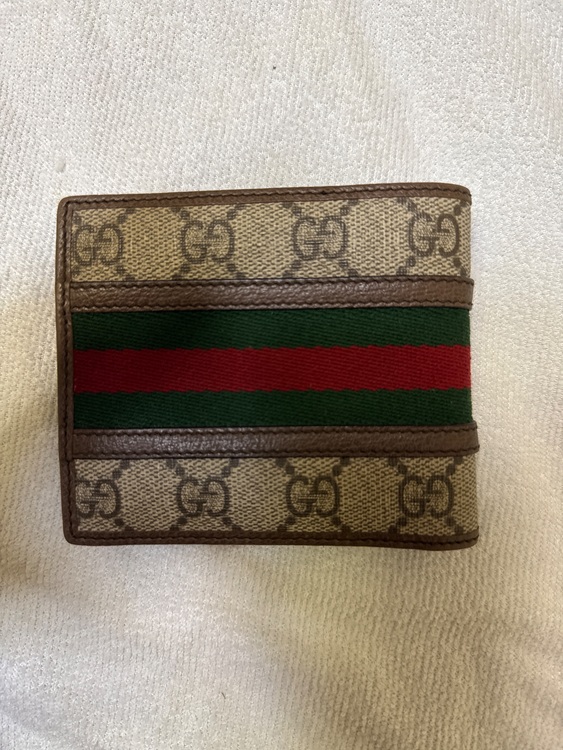GUCCI 二つ折り財布 597609 シェリーライン（ブランド財布・小物）の商品画像 - 査定依頼日：2025年10月11日 - 最高査定価格：9,000円
