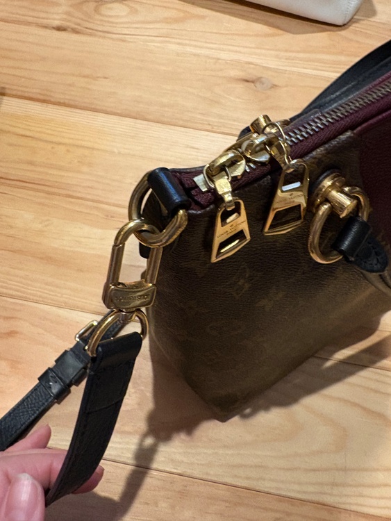 ヴィトン モノグラム Vトート（ブランドバッグ）の商品画像 - 査定依頼日：2026年3月24日 - 最高査定価格：180,000円